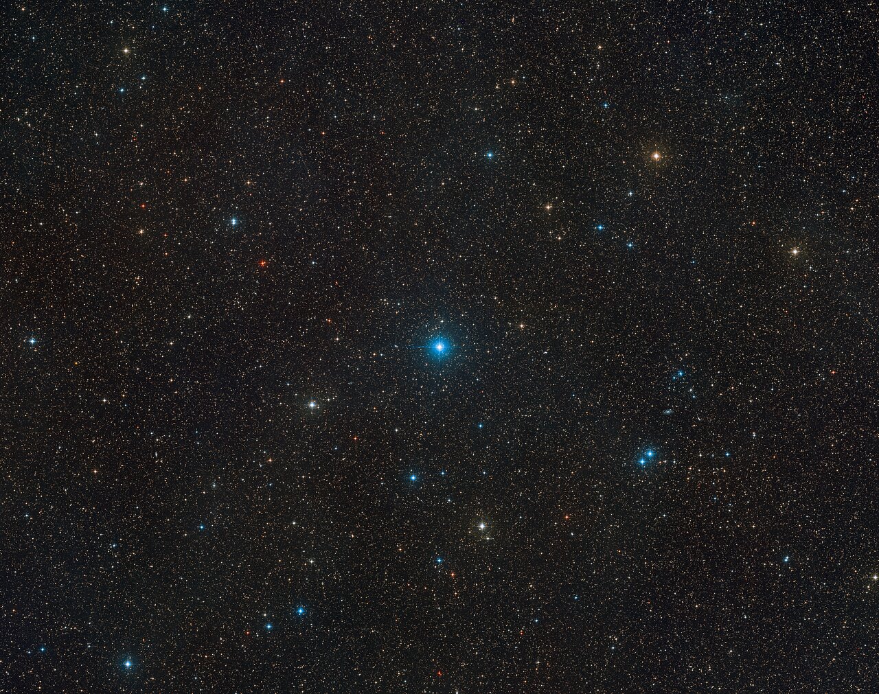 Widok fragmentu nieba wokół układu HR 6819