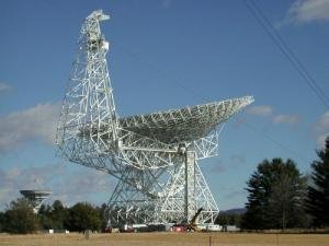 100-metrowy radioteleskop Green Bank, USA. Fot. NRAO 
