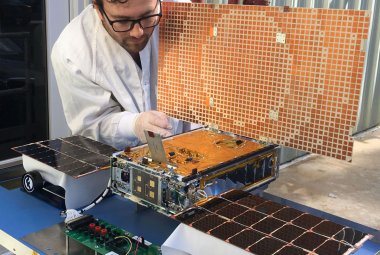 Testy paneli baterii słonecznych w sondzie MarCO